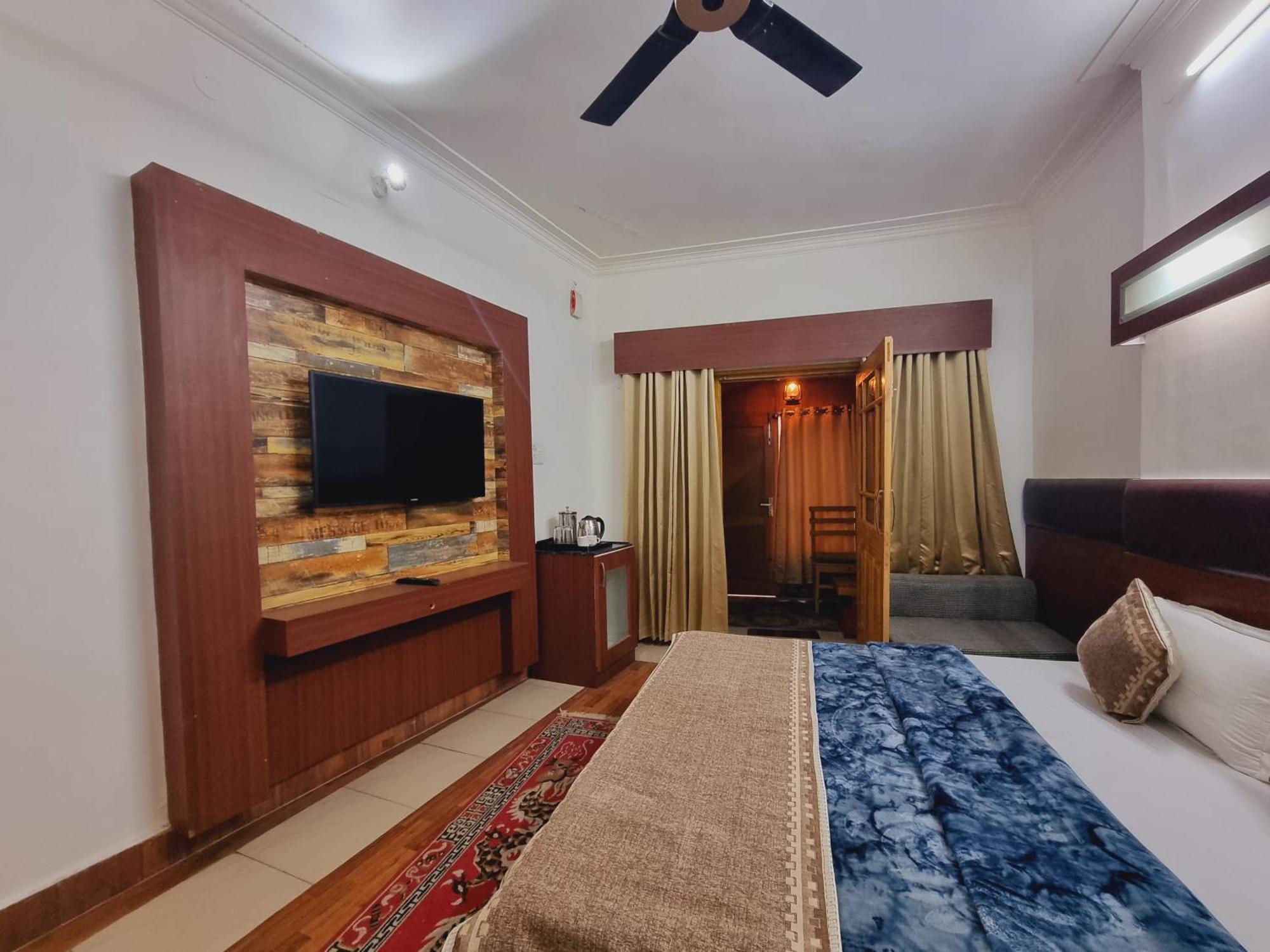 Wow Hotels Green View Далхаузи Экстерьер фото